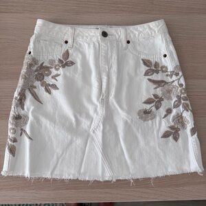 Abercrombie & Fitch White Floral Mini Skirt